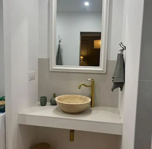 Neuve Willa Castillon-du-Gard