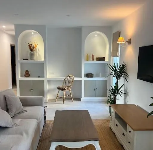 Neuve Willa Castillon-du-Gard