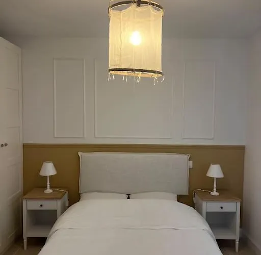 Neuve Willa Castillon-du-Gard